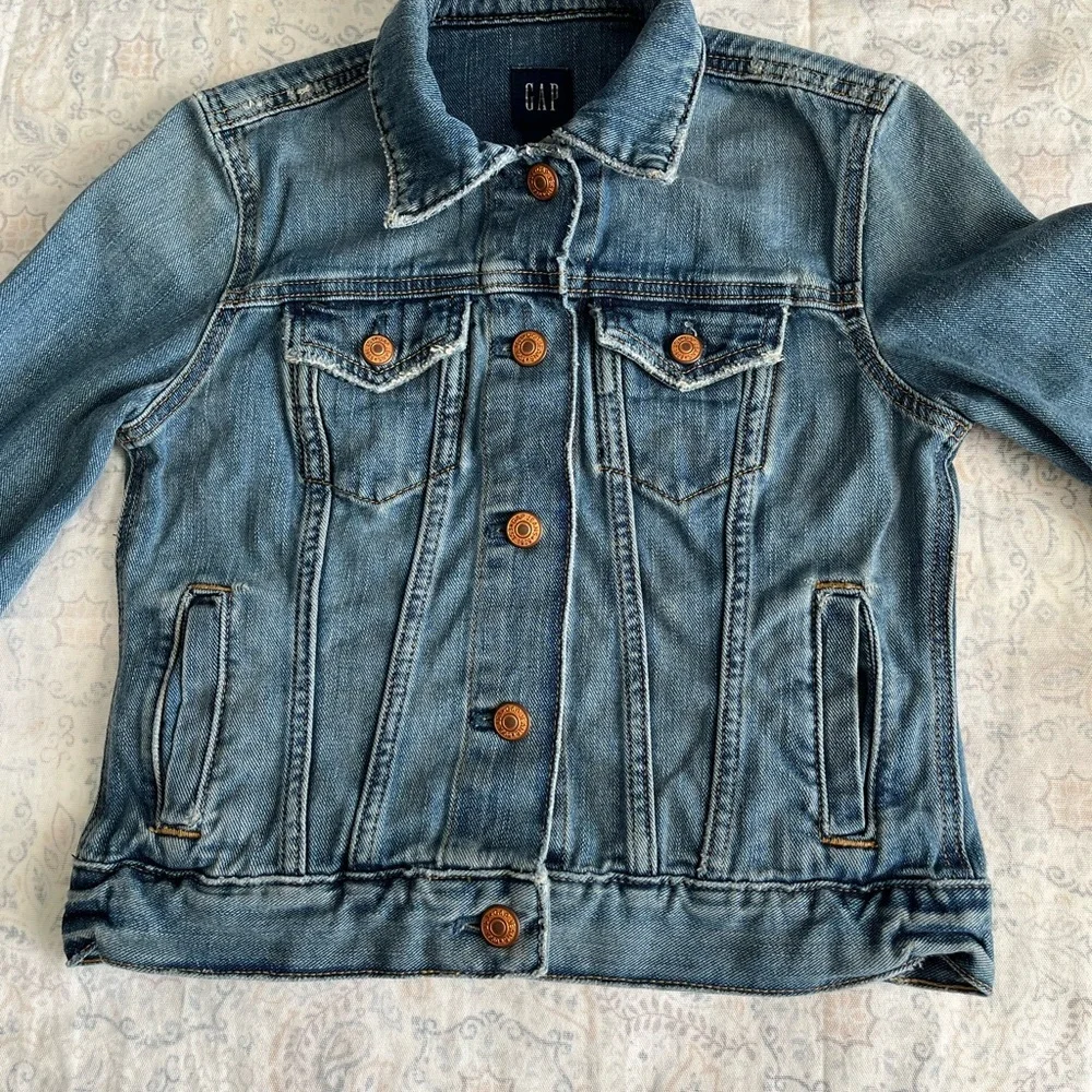 GAP Blue Denim‎ Jean Jacket Cropped Style
